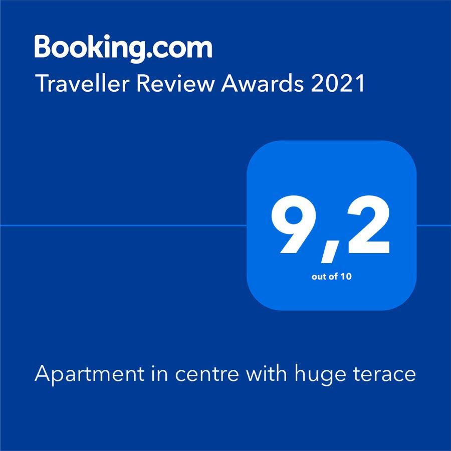 Apartment In Centre With Huge Terace Pula Extérieur photo
