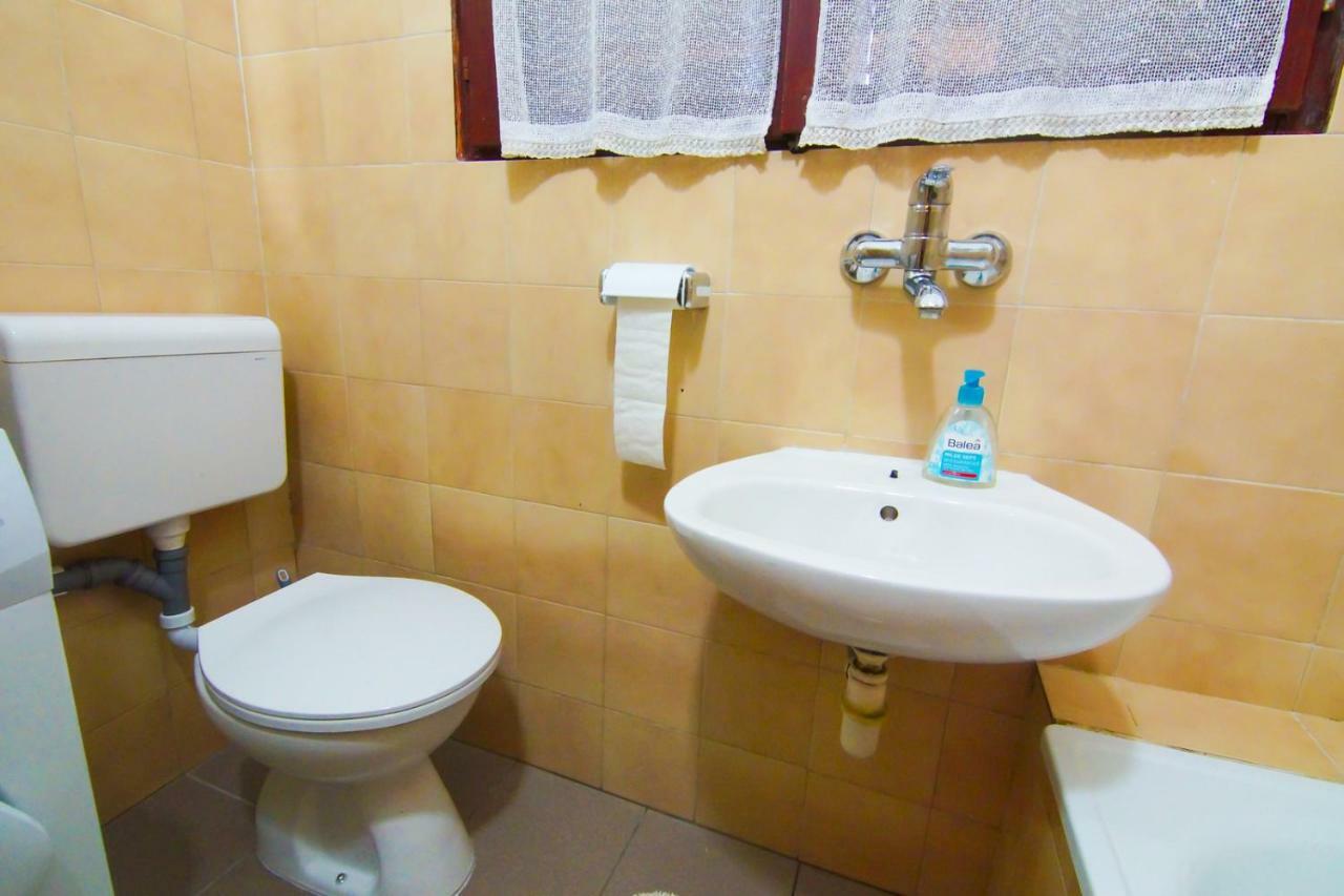 Apartment In Centre With Huge Terace Pula Extérieur photo
