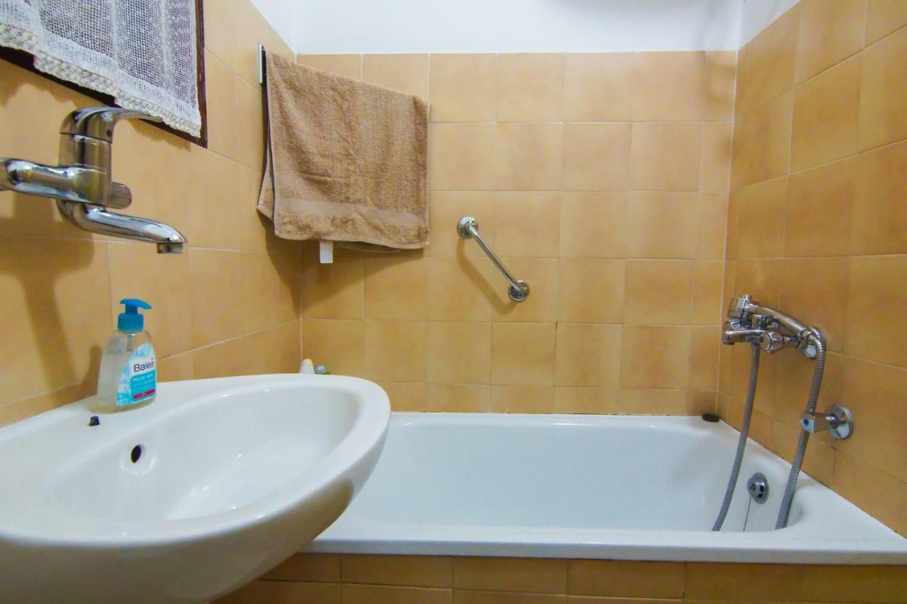 Apartment In Centre With Huge Terace Pula Extérieur photo