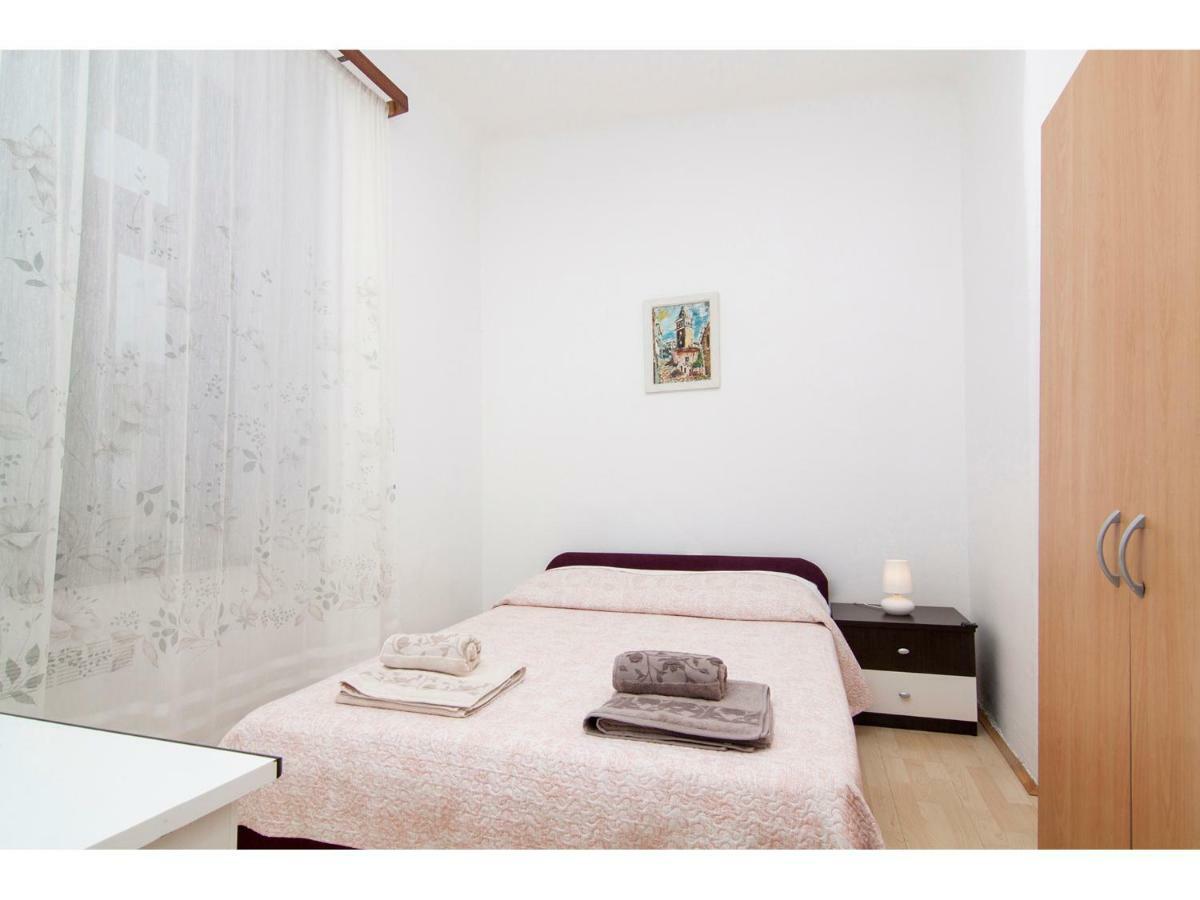 Apartment In Centre With Huge Terace Pula Extérieur photo